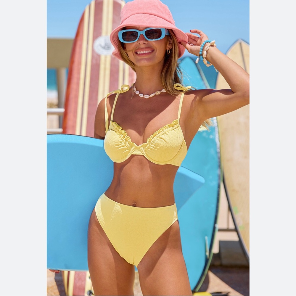NWT Cupshe Yellow Bikini Set Underwired Top Sz S High Rise Bottom Sz M.